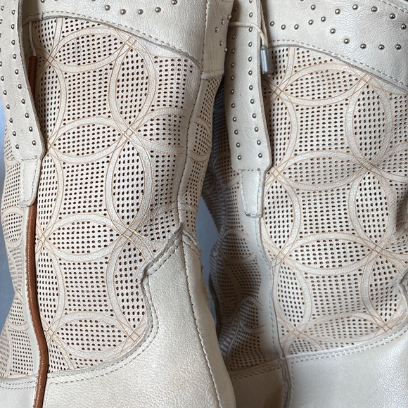 Made in Italy Cowgirl Ankle Boots Leather Upper Lining Perforated Design - 6.5 - Picture 9 of 13